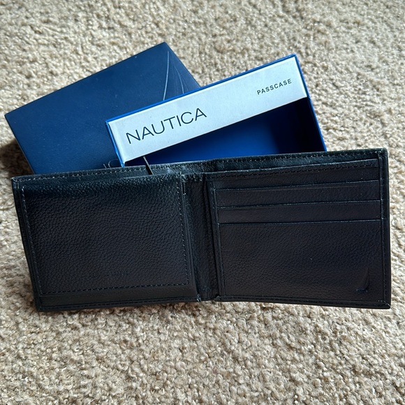 MEN’S NAUTICA BIFOLD PASSCASE  BLACK GENUINE LEATHER WALLET. NWT - Picture 2 of 5